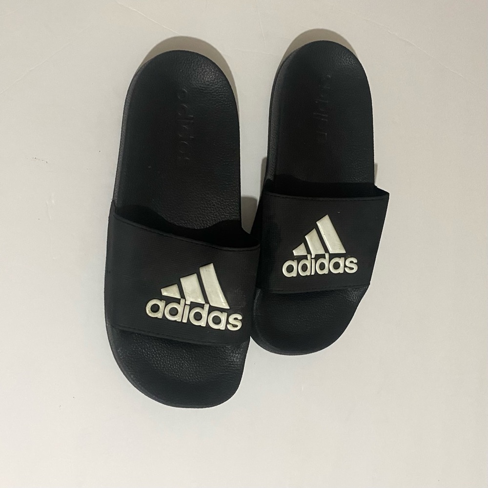 Adidas unisex kids slides sandals size 1
